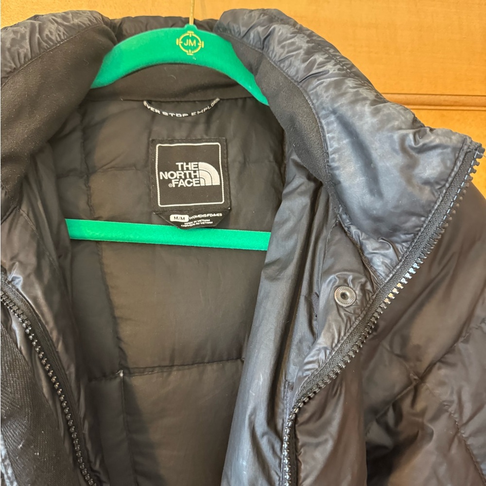 The North Face Black Puffer Jacket - Picture 3 of 4